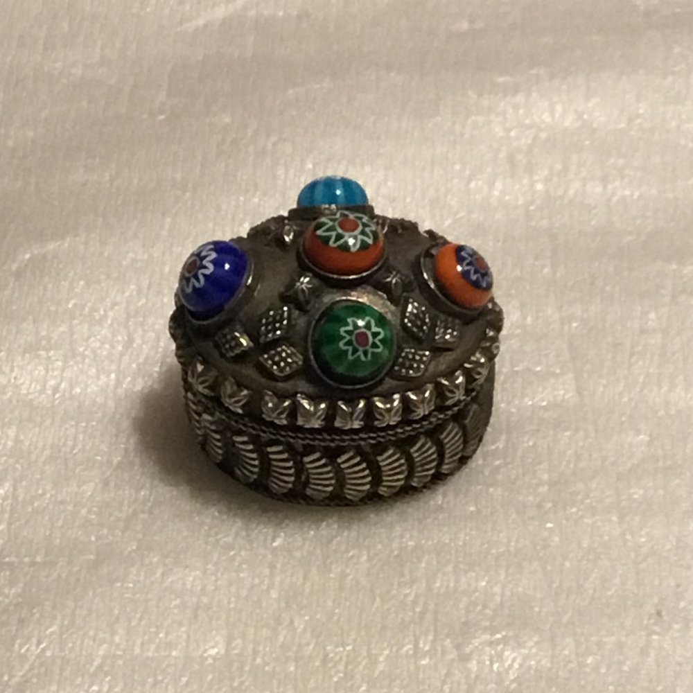 Gorgeous & vintage Millefiori Pill or Trinket Box